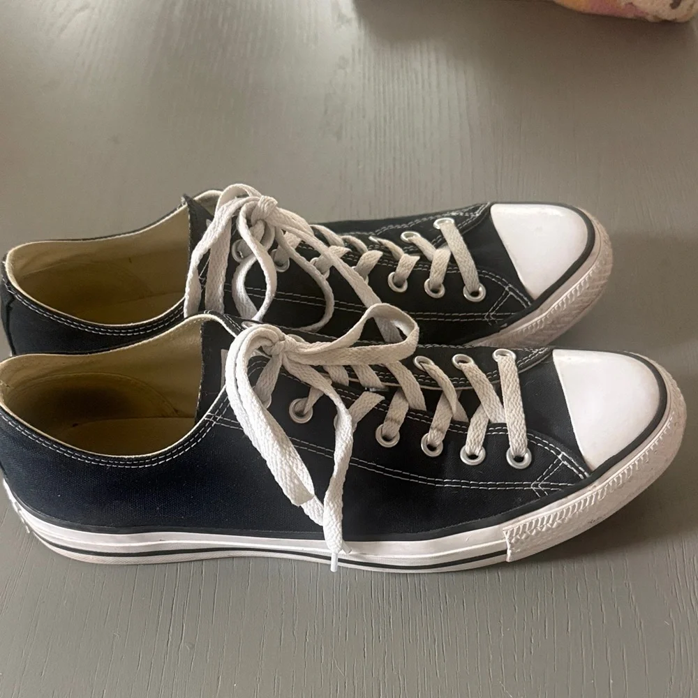 Men’s Black Converse Size 11 - Picture 5 of 6